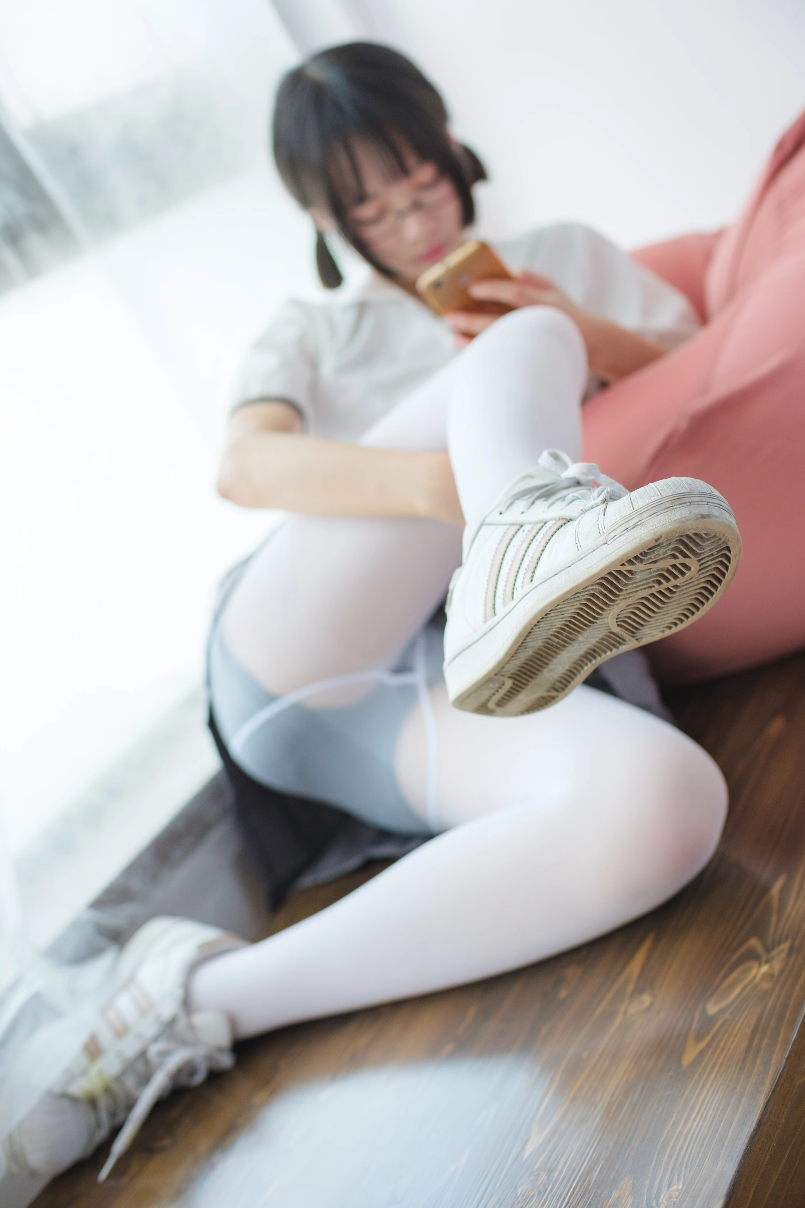 森萝财团 [BETA-026] 红色校服肉丝美足少女 [78P]插图9